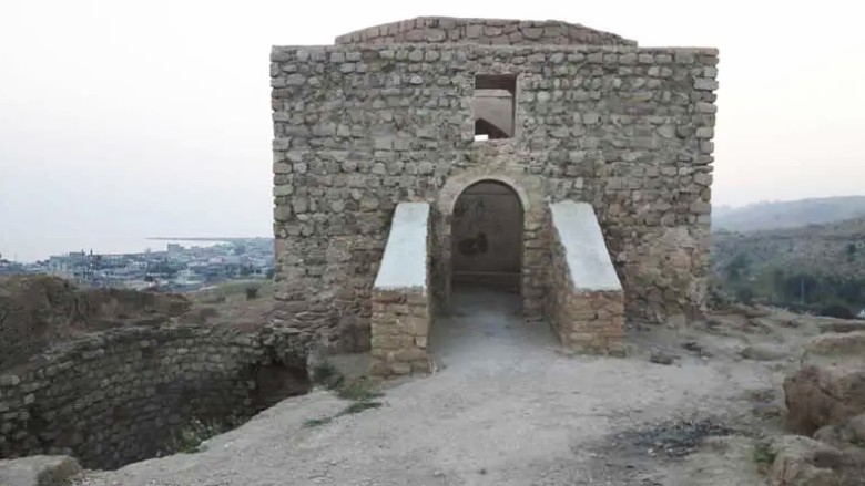 Siraf Cemetery In Bushehr: Ancient Iranian Heritage 11 Zoroastrian Fire Temple, Siraf Cemetery