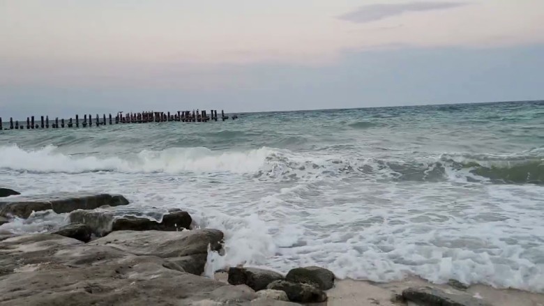 Exclusive Women'S Swimming Area In Kish 7 Masheh Village Beach, Kish Island
