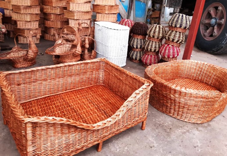 Top 21 Souvenirs From Mashhad: A Guide To The Best Gifts 11 Arghavan Weaving