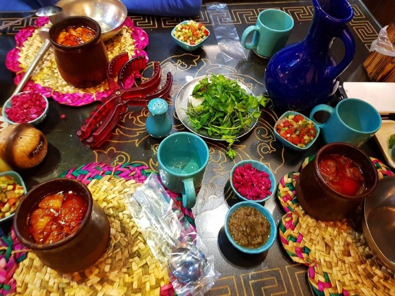 10 Best Rashti Restaurants In Rasht You Have To Try 12 Doran Restaurant (Dizi Sangi)