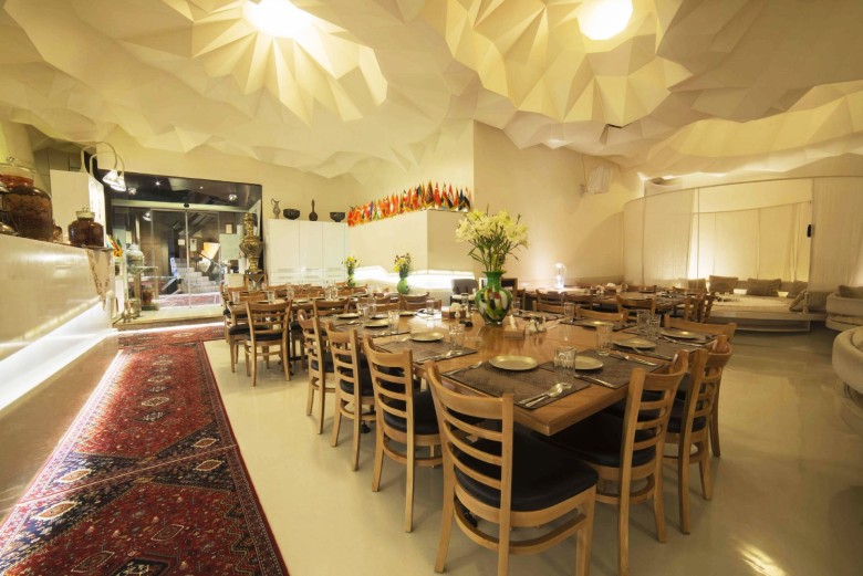 Travel Guide To Shiraz: 6 Important Tips You Shouldn'T Forget 7 Haft Khan Restaurant, Shiraz