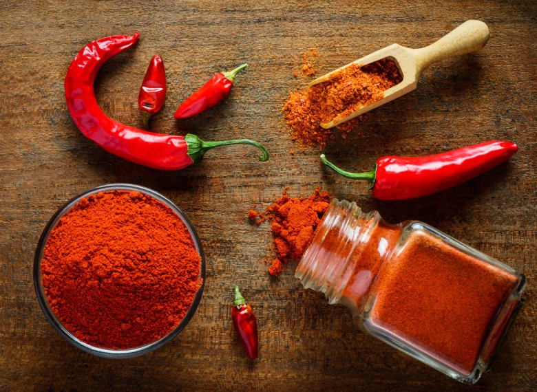 14 Popular And Authentic Iranian Spices In Cooking 8 Paprika