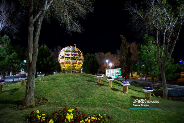 The 20 Best Isfahan'S Nighttime Attractions 14 Fadak Garden Isfahan