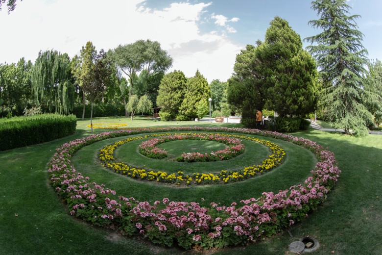 The 20 Best Isfahan'S Nighttime Attractions 12 Nazhvan Park Isfahan