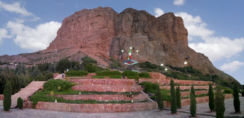 The 20 Best Isfahan'S Nighttime Attractions 11 Soffeh Mountain Park Isfahan