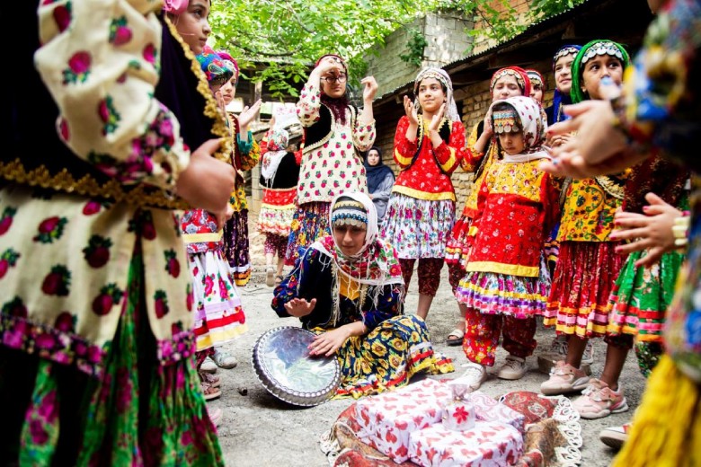 Traditional Persian Clothing: From Historical Attire To Modern Adaptations 19 Traditional Clothing In Iran