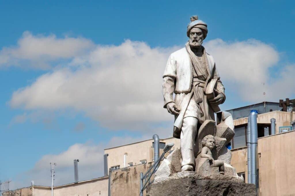 Iranian Festivals And Celebrations: A Guide To Persian Traditions 2 Ferdowsi Square In Tehran